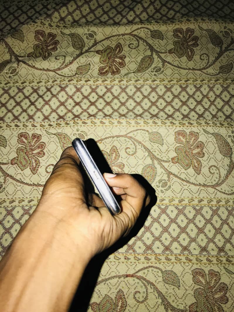 Apple iPhone X 3