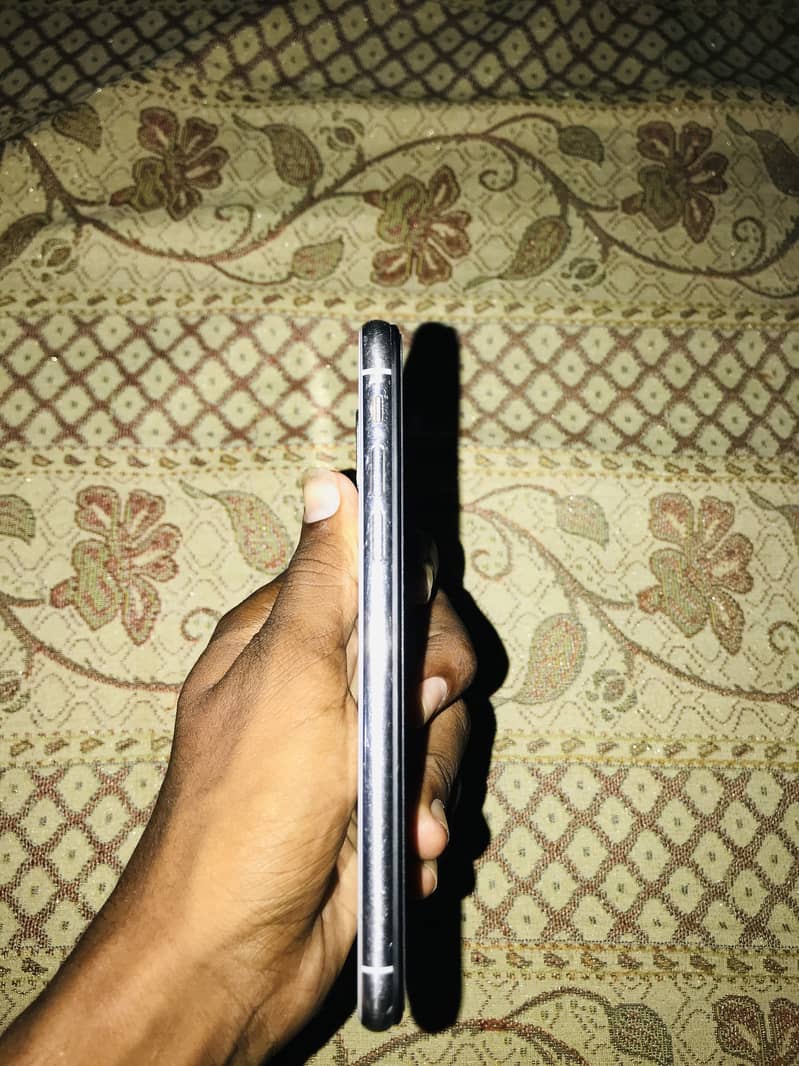 Apple iPhone X 5