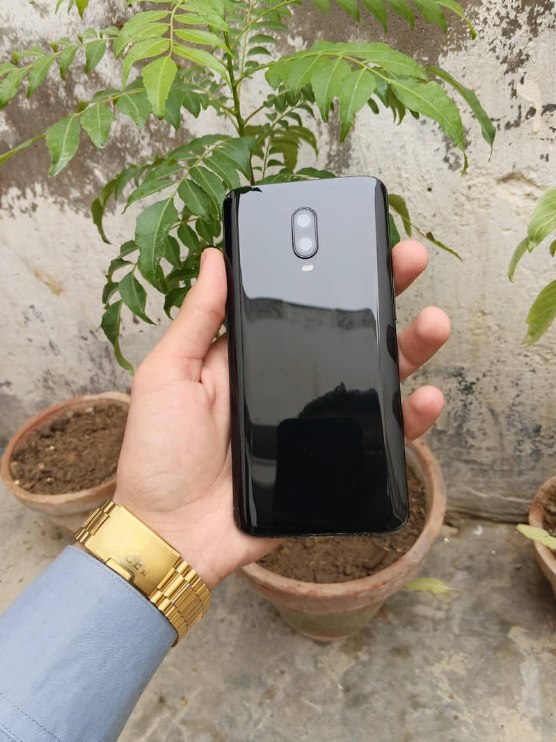 One Plus 6T 1