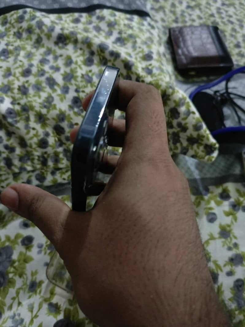 Apple iPhone 14 2
