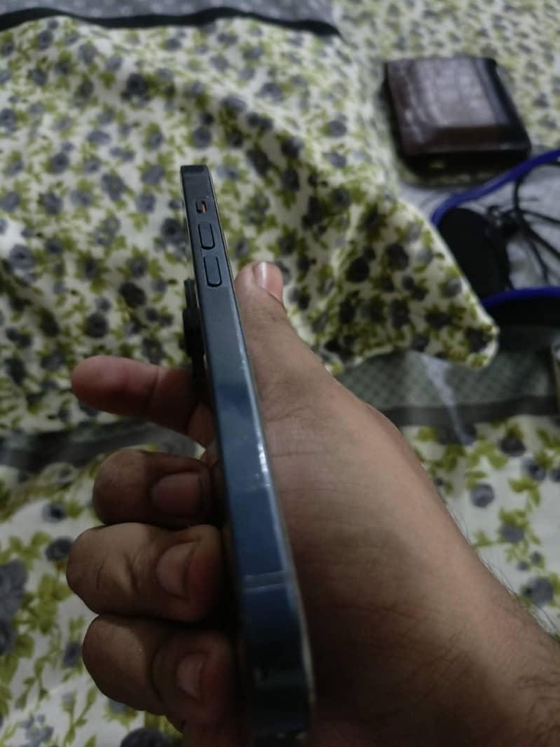 Apple iPhone 14 5