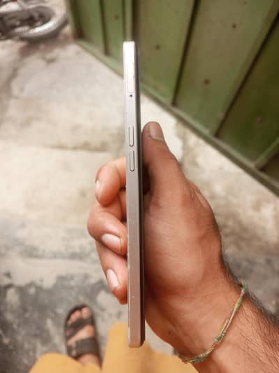 OPPO F21 Pro