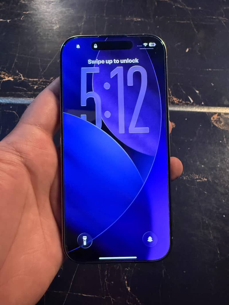 Apple iPhone 16 Pro 9