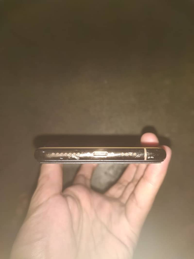 Apple iPhone 11 Pro Max 3