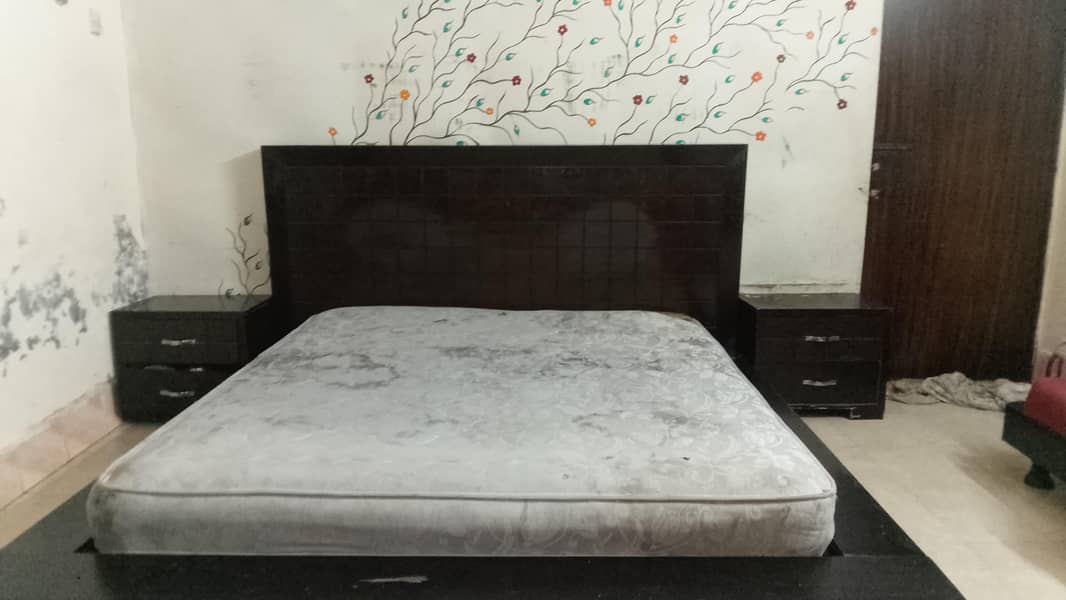 solid bed for sale along with dressing table 0