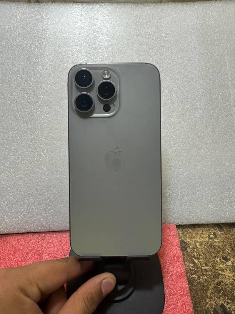 Apple iPhone 15 Pro Max 7