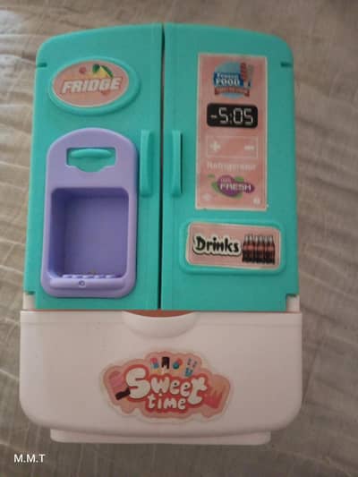 toy fridge