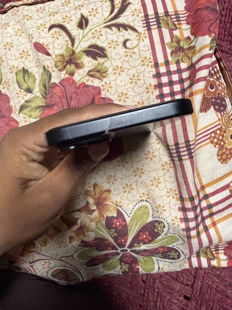 Apple iPhone 15 plus 3