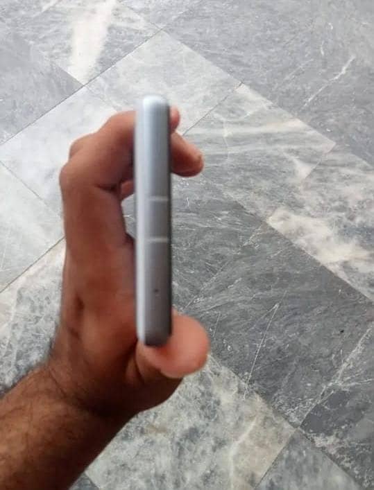 Google Pixel 7a 4