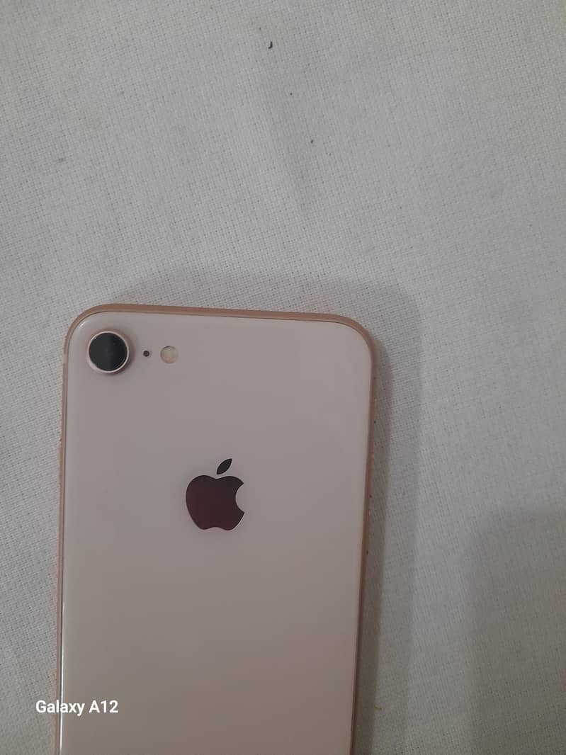 Apple iPhone 8 3