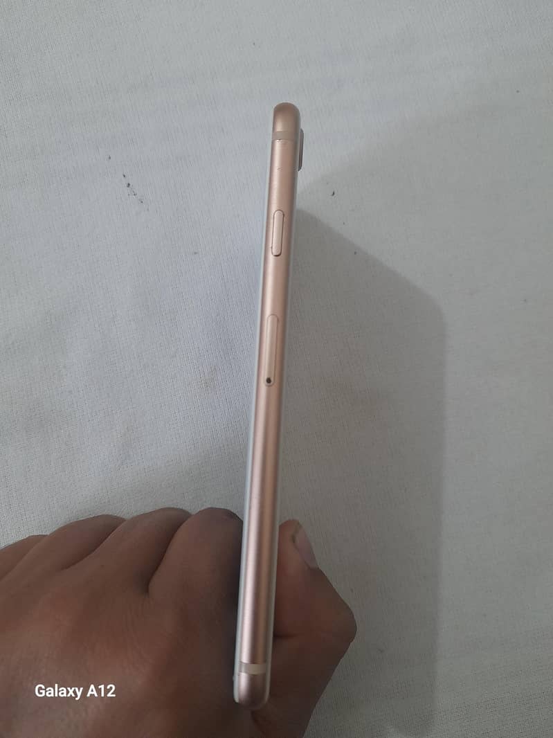 Apple iPhone 8 6