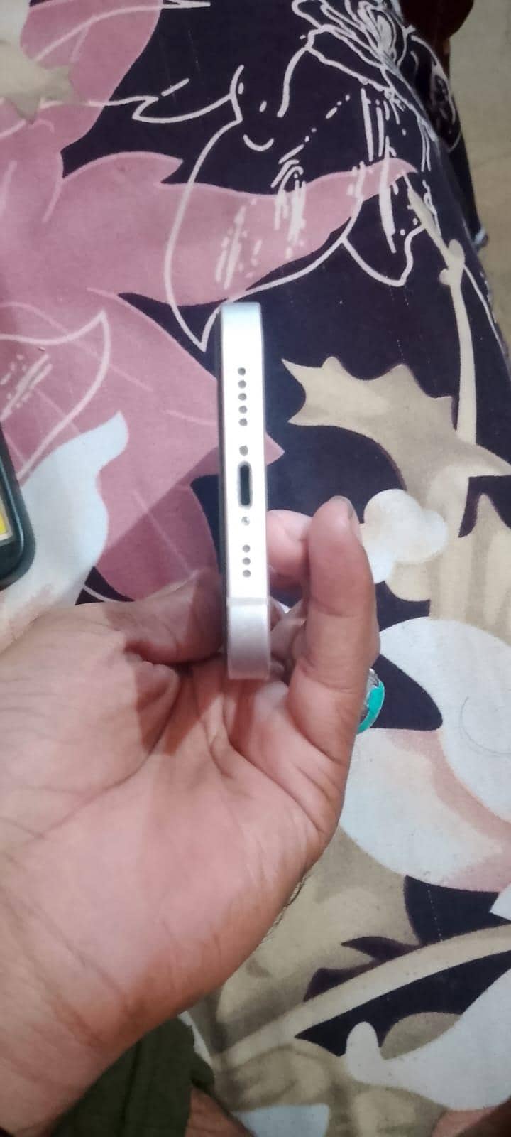 Apple iPhone 13 2