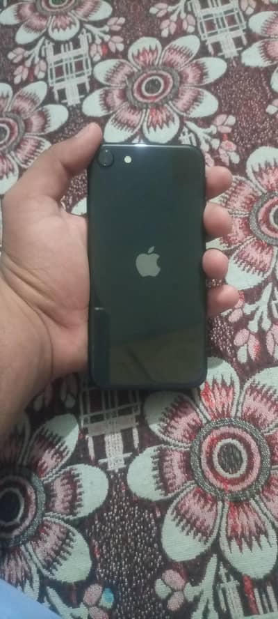 Apple iPhone SE 64gb urgent fr sale