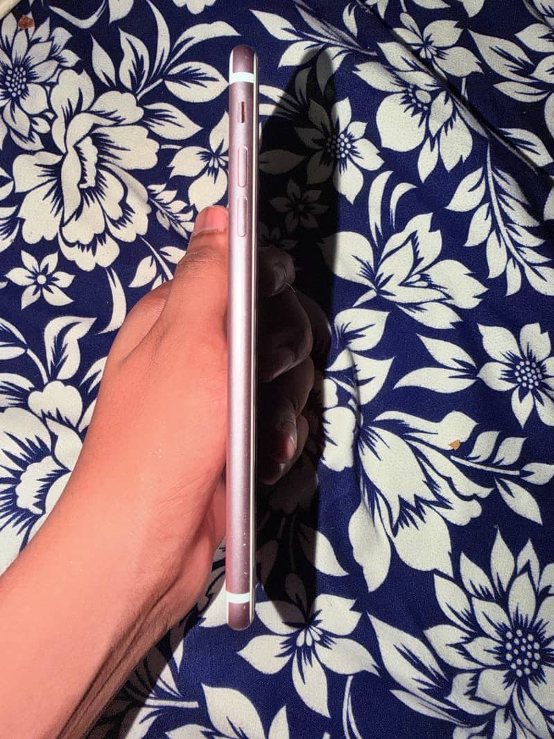 Apple iPhone 7 Plus 1