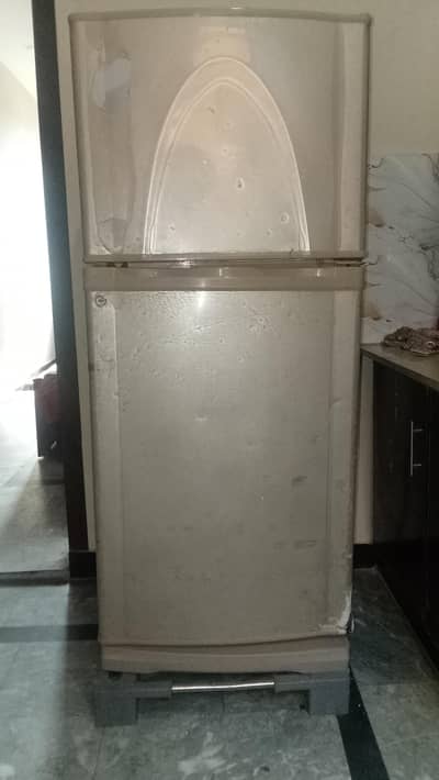 Used Dawlance Fridge - Fully functional - 25000