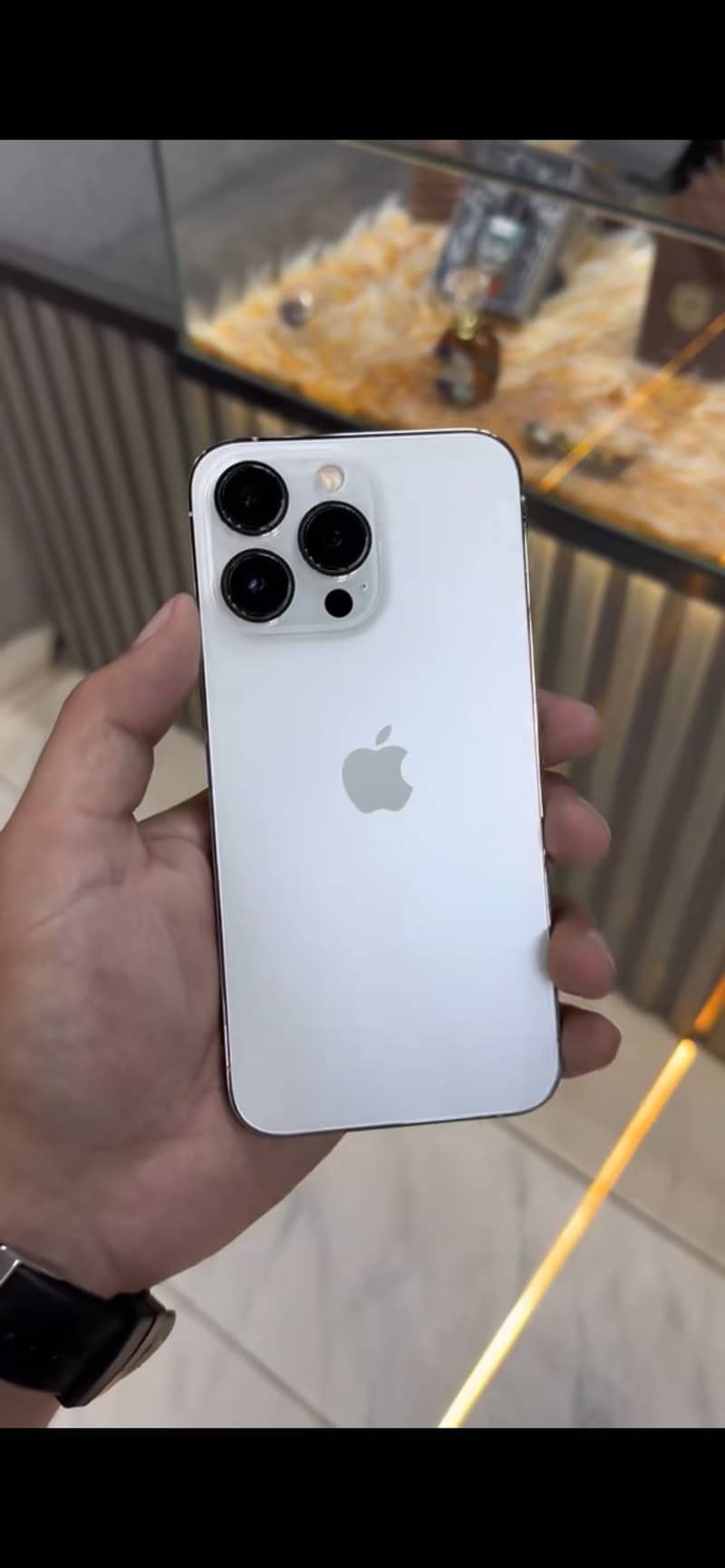 Apple iPhone 13 Pro 1