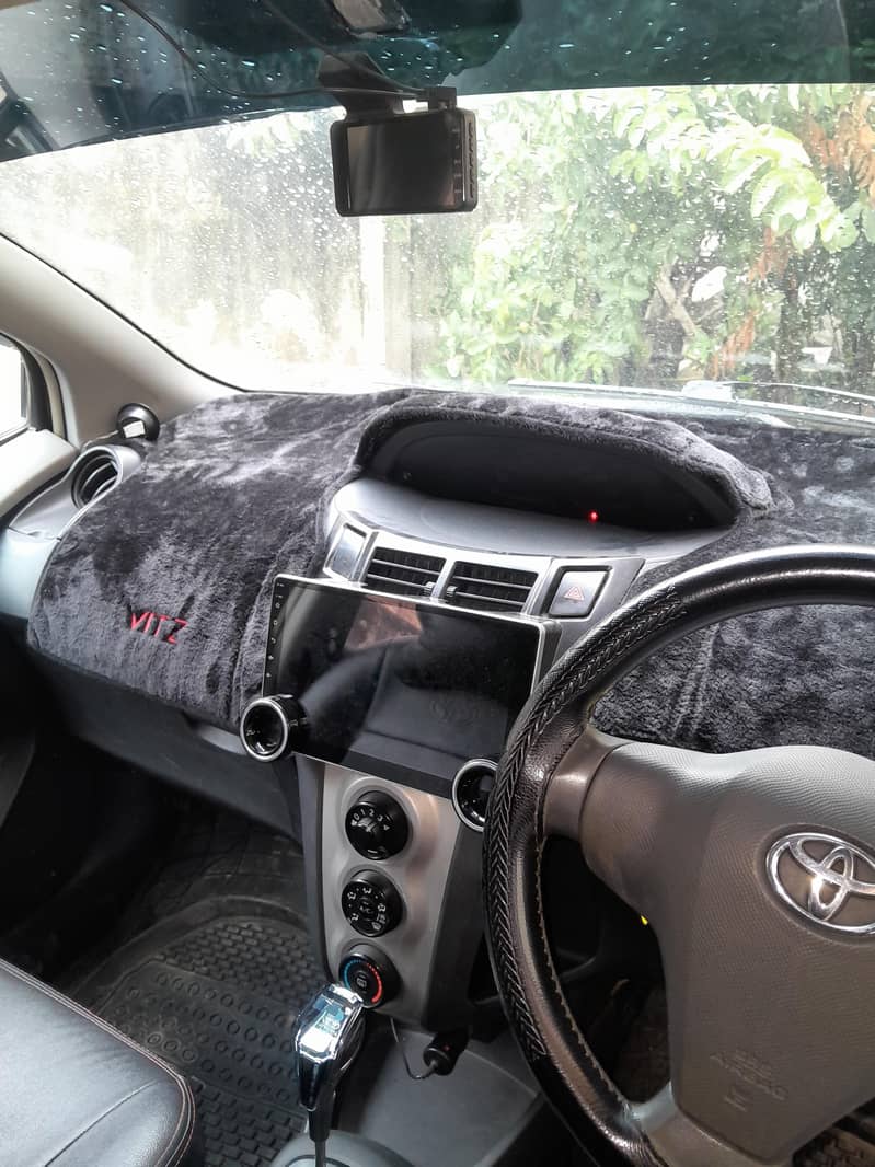 vitz 2010 7
