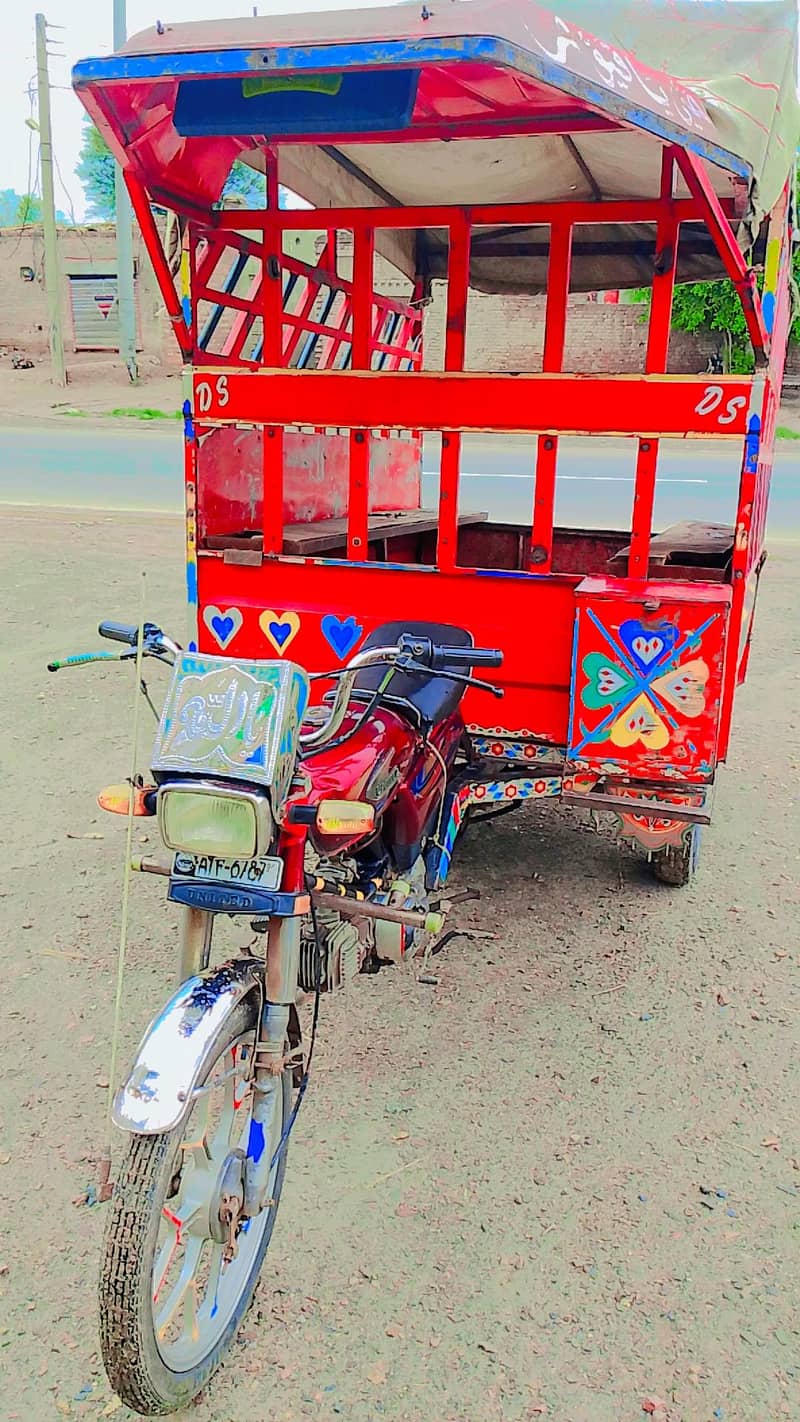 میرے پاس شہر بھوآنہ ضلع چنیوٹ میں لوڈر رکشہ دستیاب ہے 1