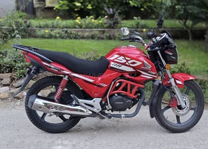 Honda CB 150F 2025 only 4400 driven