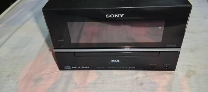 Sony amplifier with CD player and Sony speaker