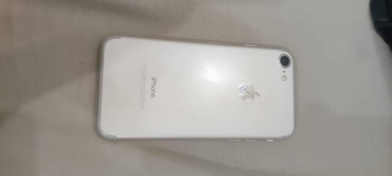 Apple iPhone 7 0