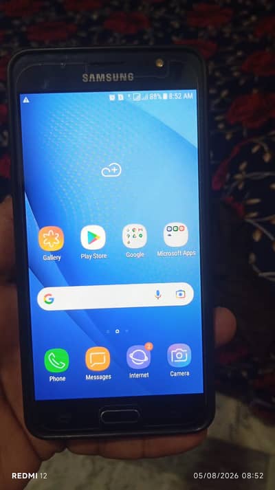 Samsung Mobile J5   5500