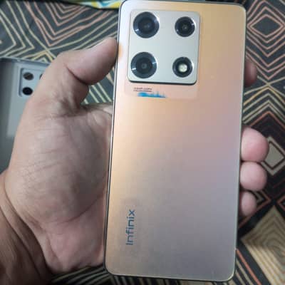 Infinix Note 30 Pro. . . (8/256)