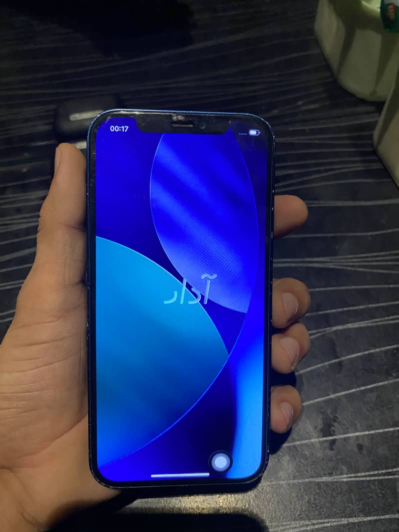 Apple iPhone 12 4