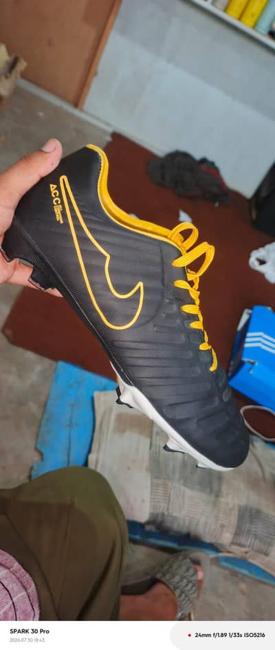 Football shoes for sale price 5000 watsap 03148758255