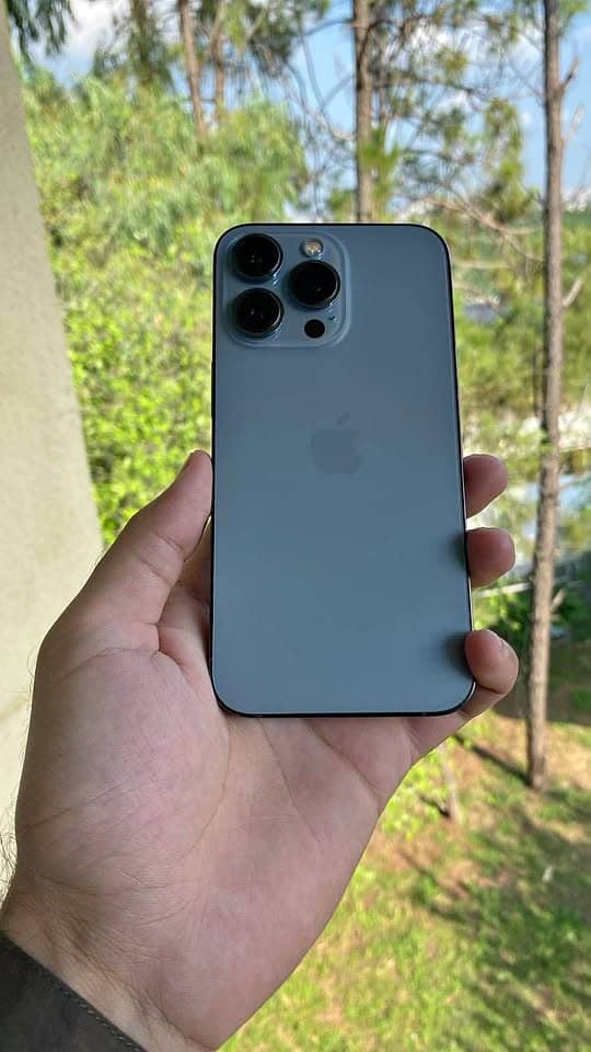 Apple iPhone 13 Pro 0