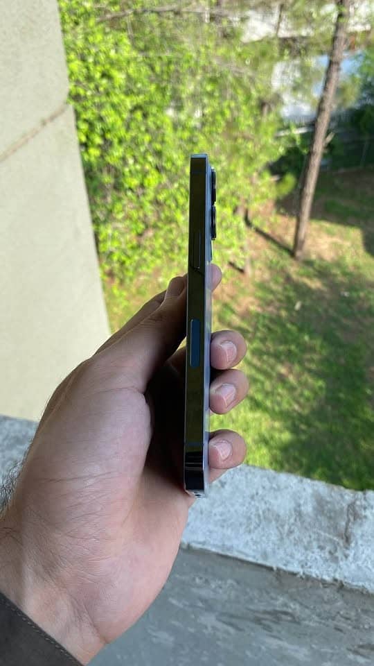 Apple iPhone 13 Pro 1