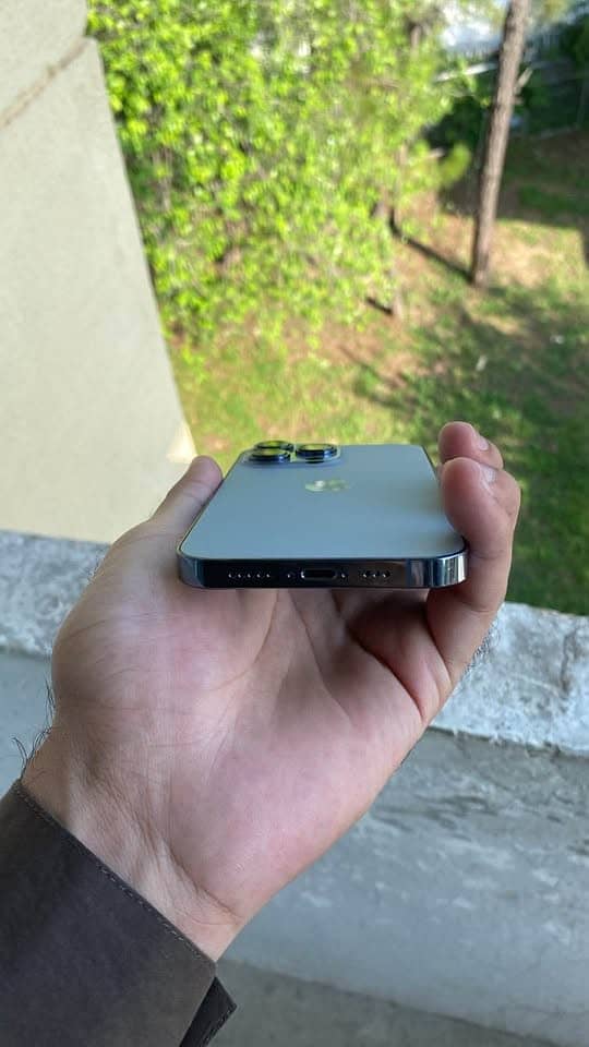 Apple iPhone 13 Pro 2