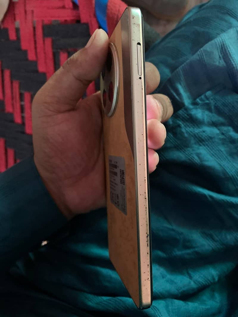 Tecno CAMON 30 7