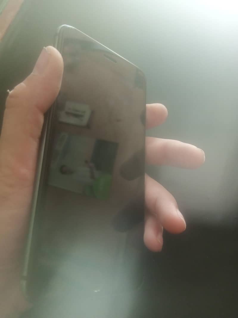 Apple iPhone 8 Plus 1