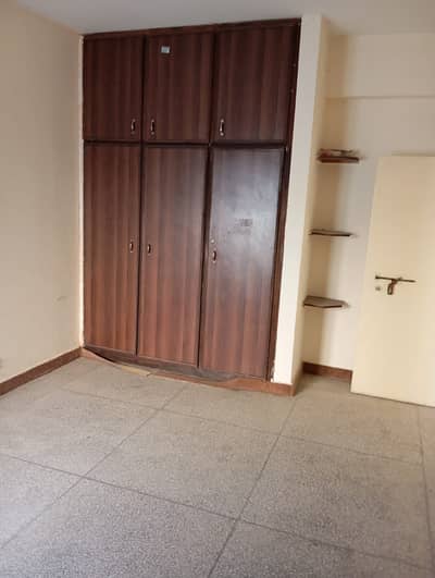 G 11/3 Housing foundation C type flat for sale 3rd floor Front open prime location 3 bed 2bath tvl kitchen gas Available