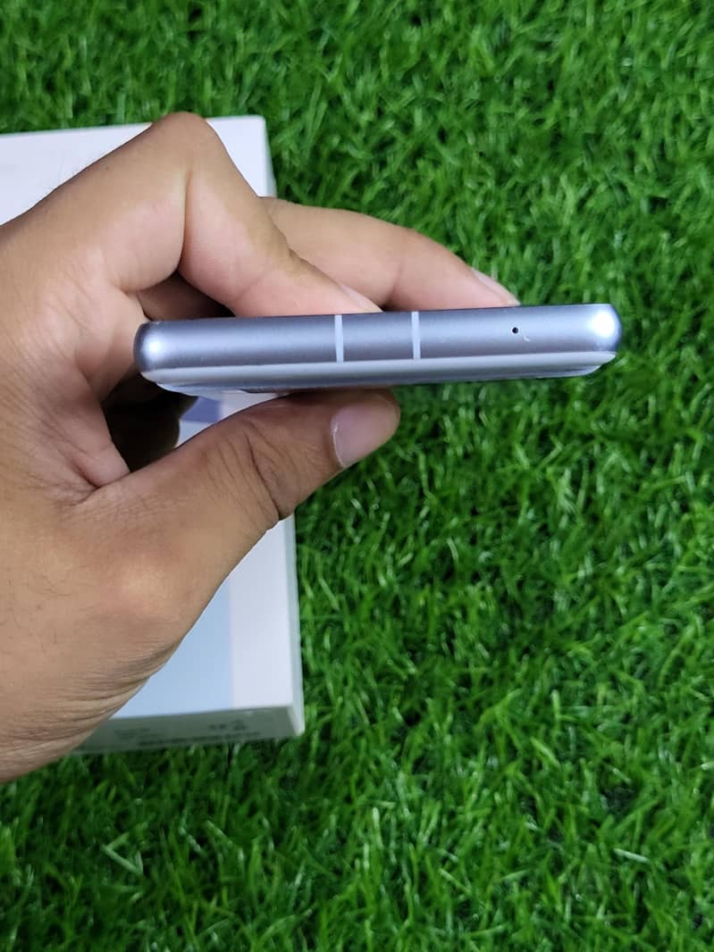 Google Pixel 7a with box 4