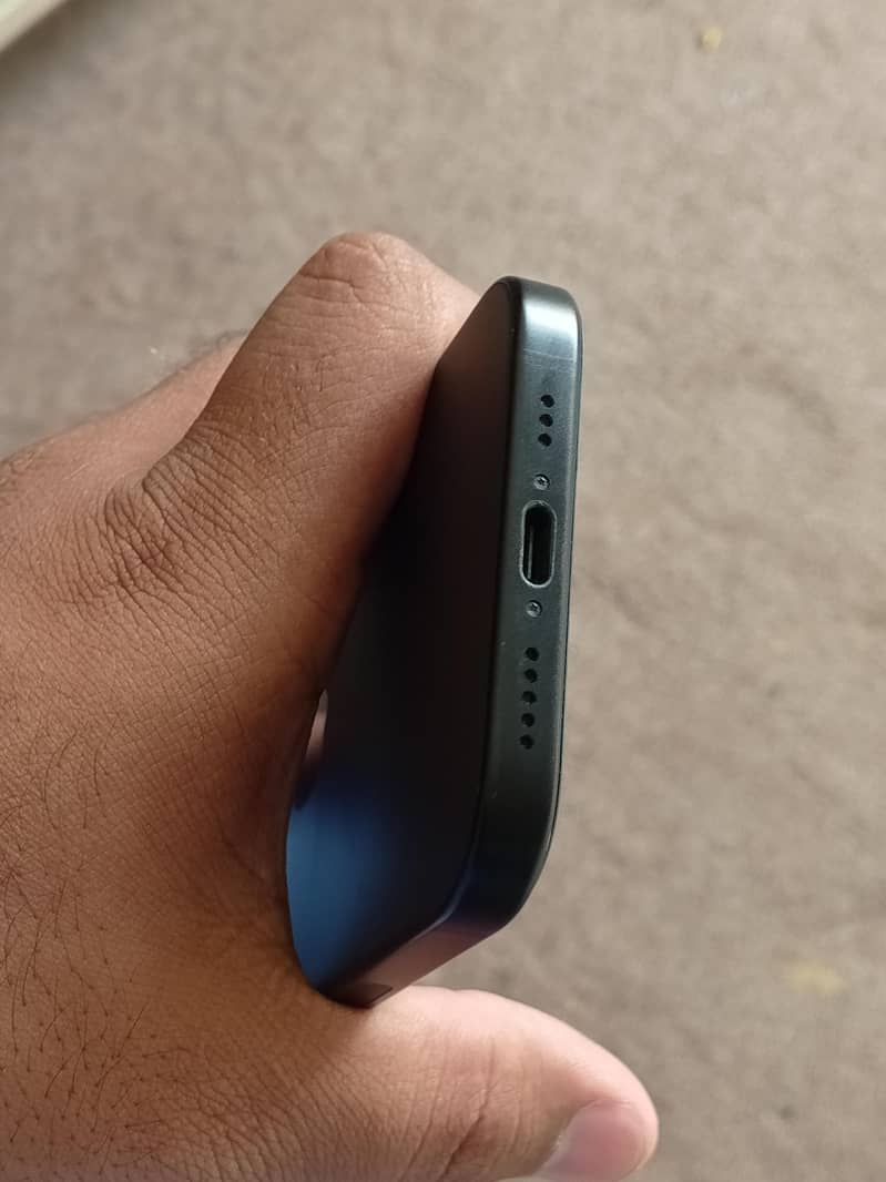 Apple iPhone 15 2