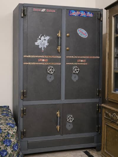Heavy Steel Safe Almari 4 Door | Bohat Mazboot | Excellent Condition