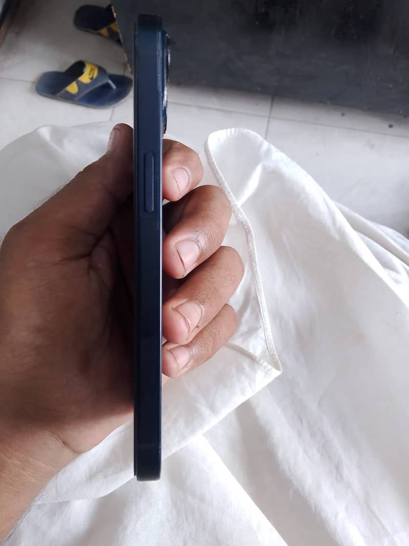 Apple iPhone 13 1