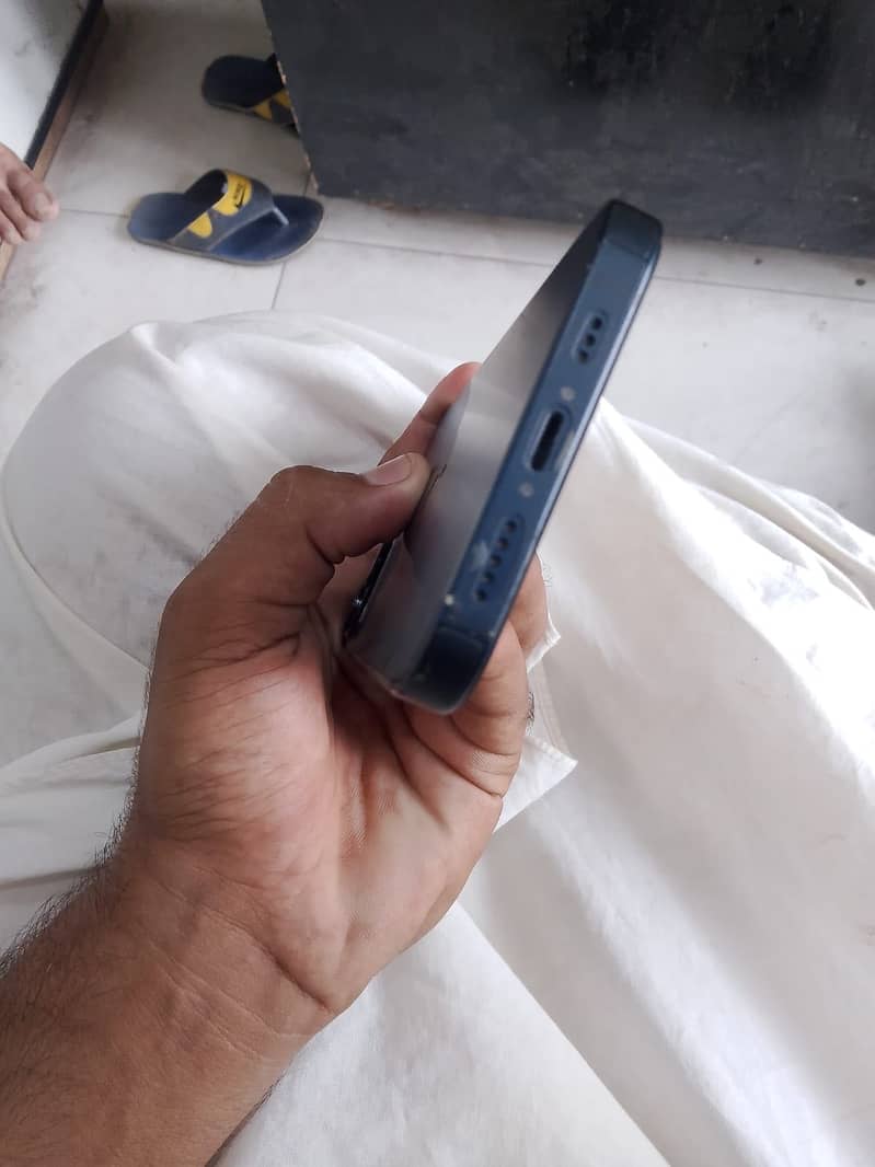 Apple iPhone 13 3