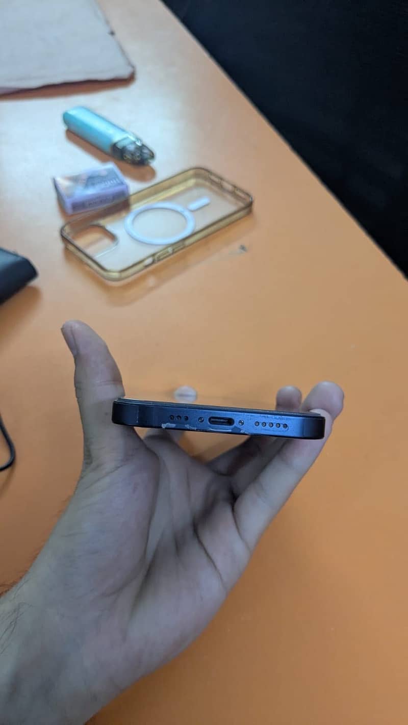 Apple iPhone 13 2