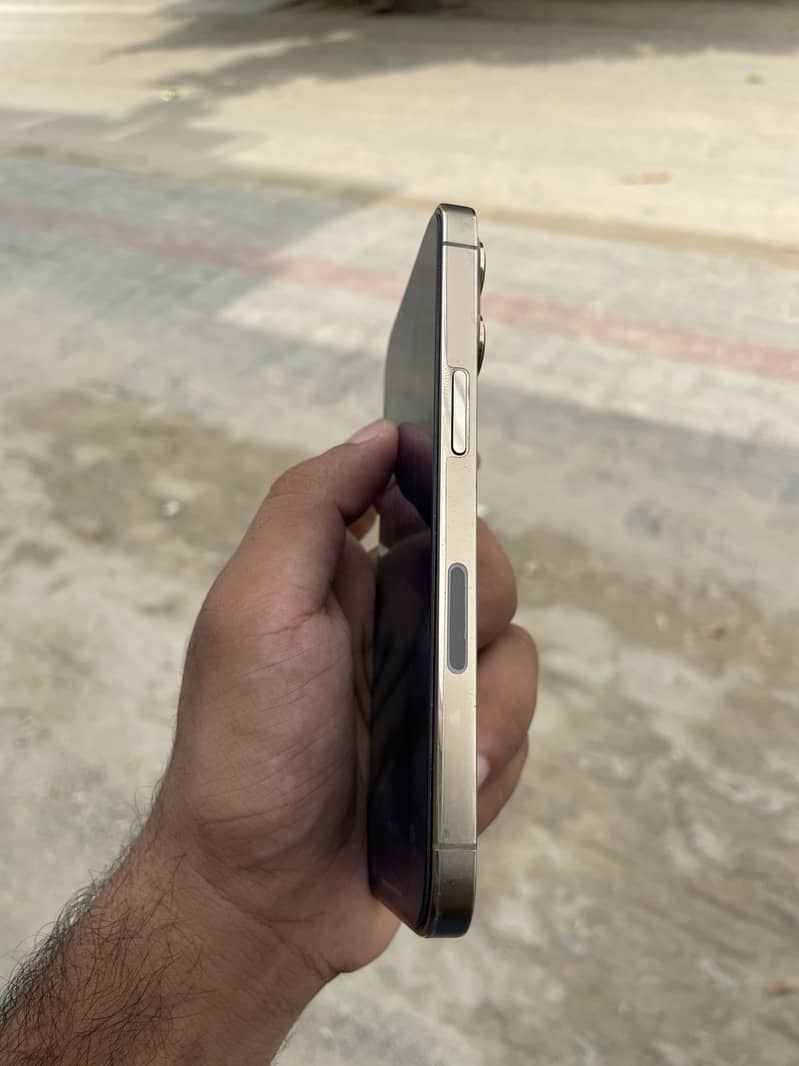 Iphone 13 pro mint condition 4