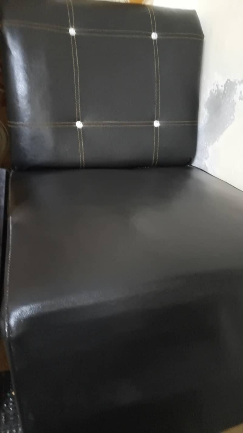 1 seater sofa 0