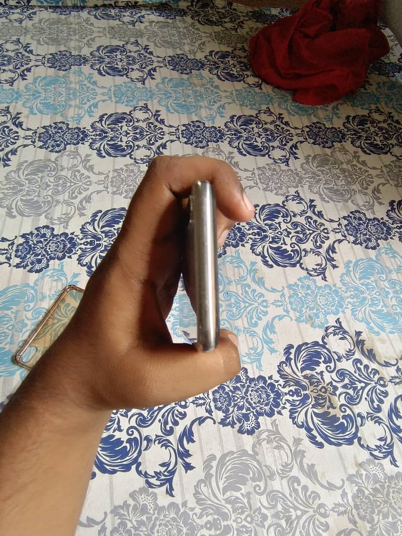 Apple iPhone X 6