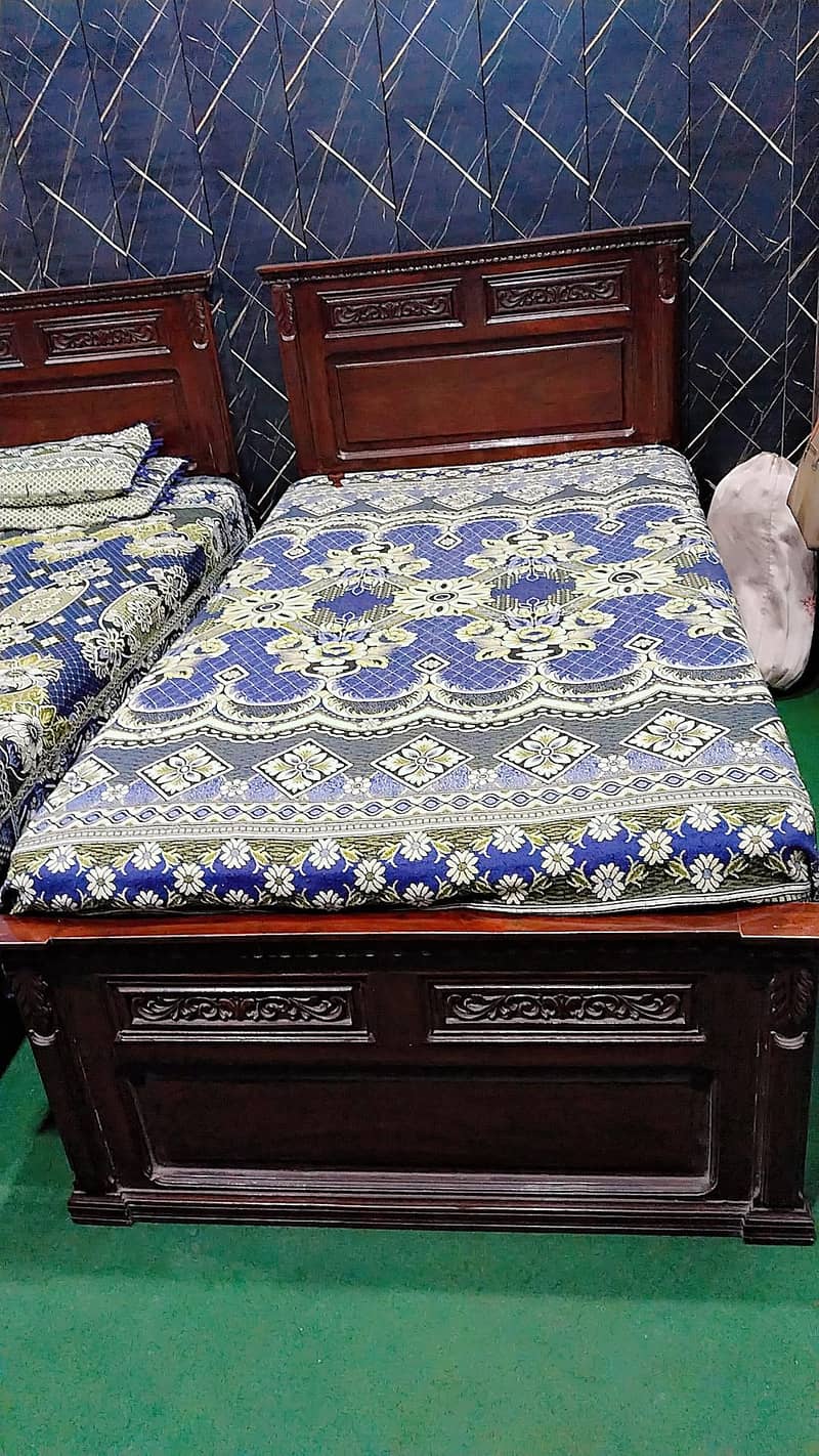 Beds , side Table , Mattress  condition 100 2