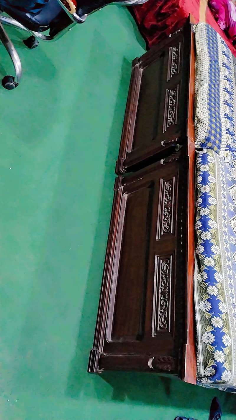 Beds , side Table , Mattress  condition 100 4
