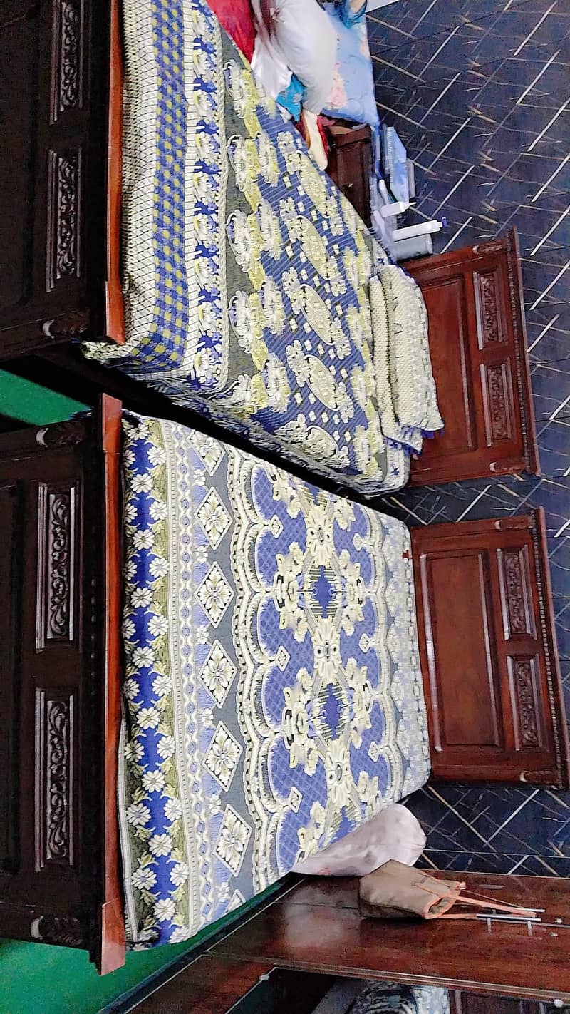 Beds , side Table , Mattress  condition 100 5