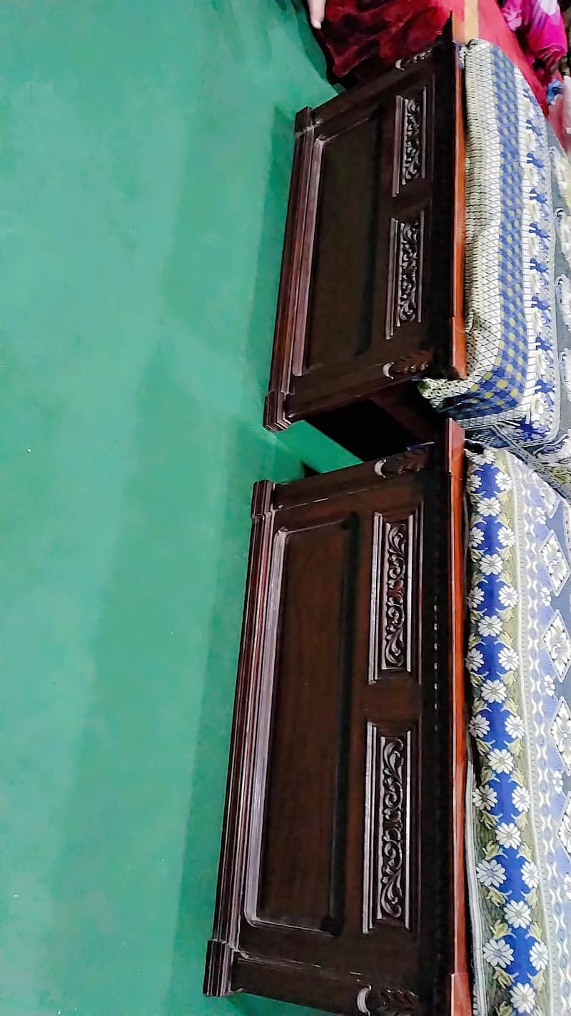 Beds , side Table , Mattress  condition 100 8
