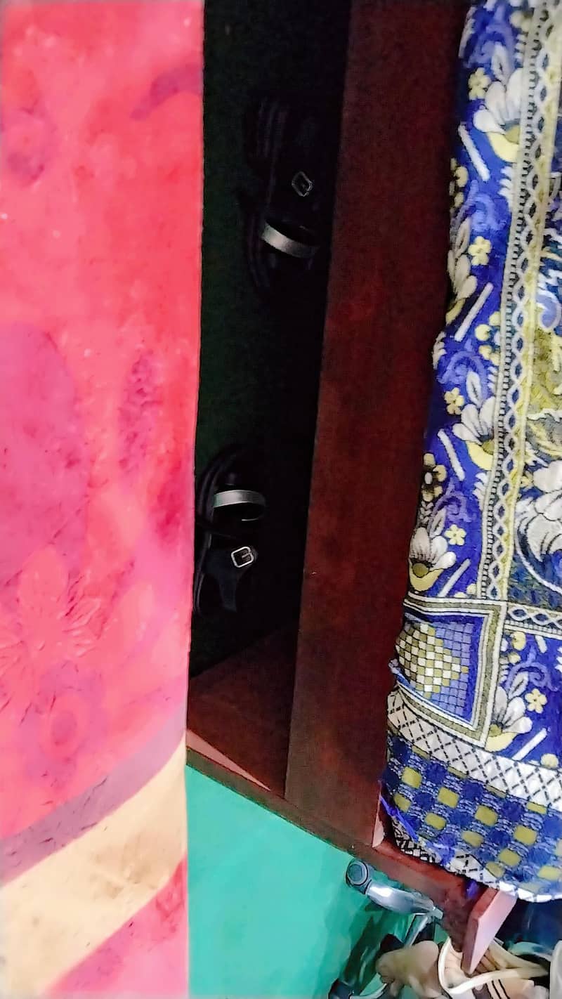 Beds , side Table , Mattress  condition 100 9