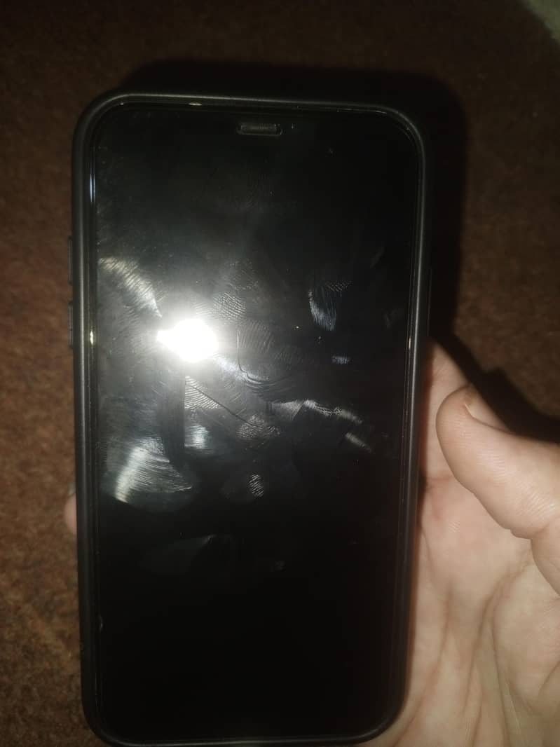 Apple iPhone 11 3